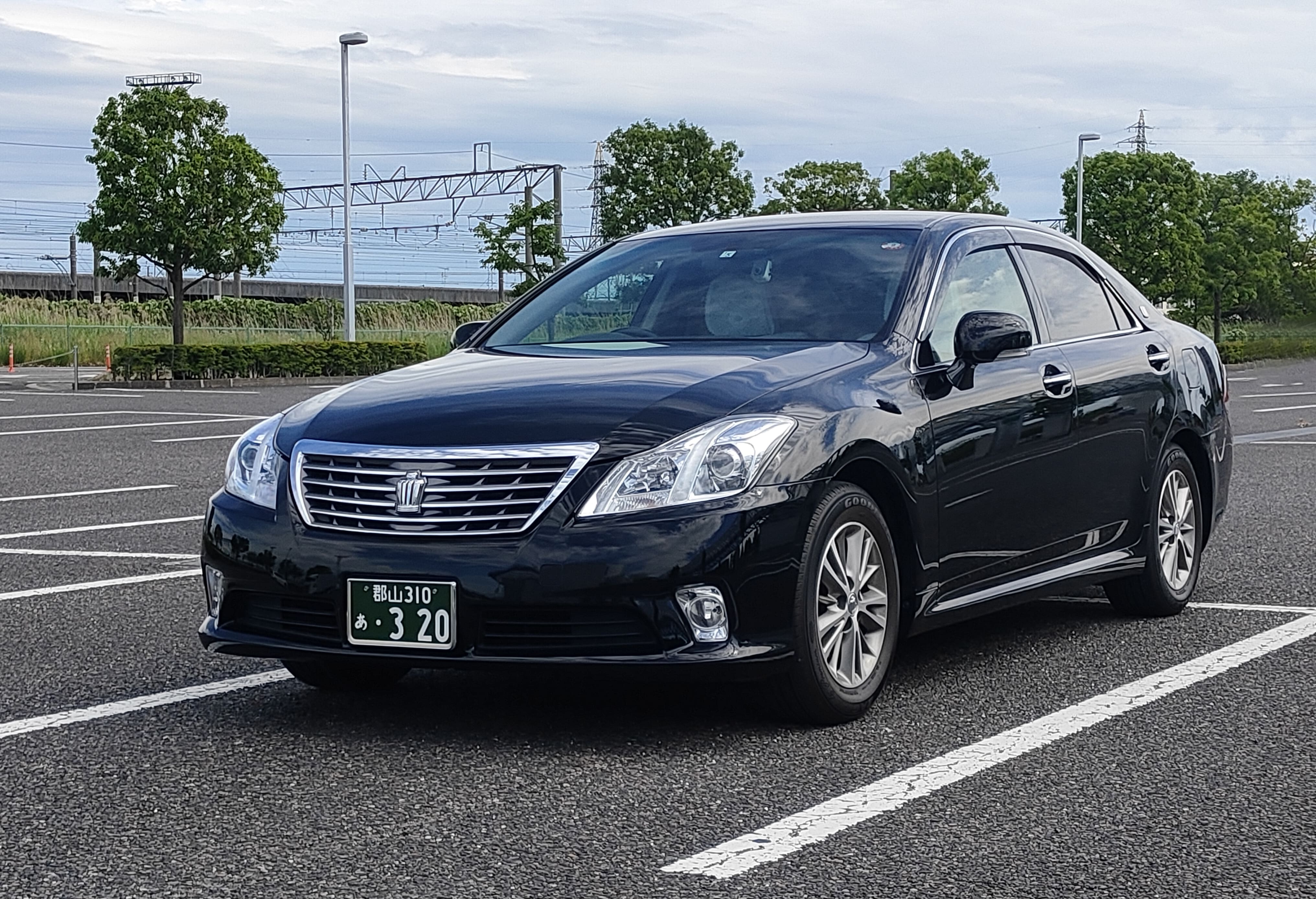 大型 ハイヤー ロイヤルサルーン